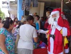Consumidores aproveitaram o saldão de Natal na loja Lar Paraty