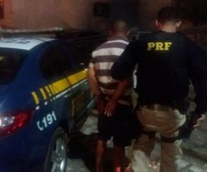 PRF prende condutor por uso de CNH falsa em Floriano