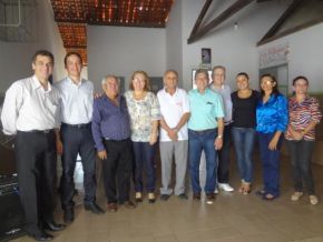 Gilberto Júnior prestigia posse da nova diretoria da APAE