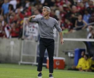 Por sobrevida de Paulo Sousa, Flamengo enfrenta hoje o Bragantino