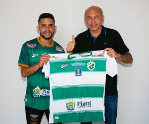 Altos apresenta Wesley e fecha etapa de contratações