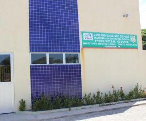 Homem é encontrado morto com marca de tiro no quintal de casa no Litoral do Piauí