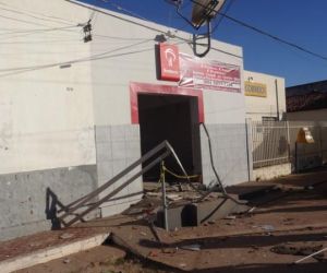Bando atira em base da PM e explode caixa eletrônico no interior do Piauí