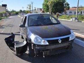 Colisão entre carro e motocicleta deixa um ferido em Teresina