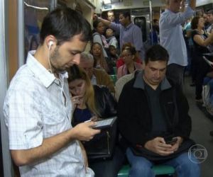 Campanha aborda má postura e uso exagerado de celular