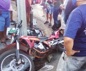 Motociclista morre ao colidir com carro em cruzamento no Centro de Teresina; motorista fugiu