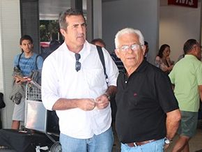 'Professor' Paulo Moroni chega e usa amistoso com 'provão' entre novos