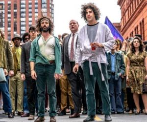 Os 7 de Chicago manda bem como aula de história, mas filme erra no tom e na falta de ritmo