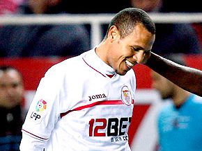 Luis Fabiano acerta contrato por quatro temporadas com São Paulo