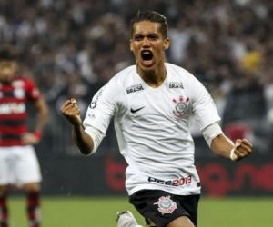 Xodó, Pedrinho dá chance ao Corinthians de salvar a temporada