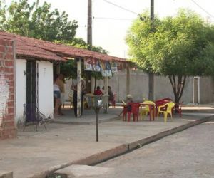 Assaltante é morto ao roubar policial militar e namorada em bar