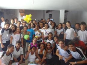 Alunos do Colégio Impacto realizam atividades com crianças da APAE e Fundação Pavel