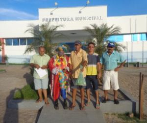 Palhaço Carrapeta alegra criançada com distribuição de bombons em Barão de Grajaú