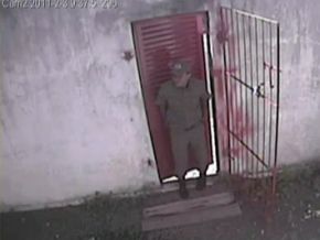 Bandido usa farda de PM e rouba R$ 18 mil de construtora; Veja vídeo