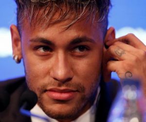 Santos notifica PSG, e Neymar intervém para ex-clube receber R$ 33 milhões
