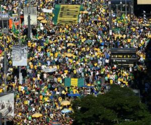 Para líderes, Bolsonaro estimulou protestos, mas ordem é ignorar e tocar agenda de MPs