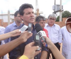 Secretários de saúde e justiça do Piauí renunciam aos seus cargos