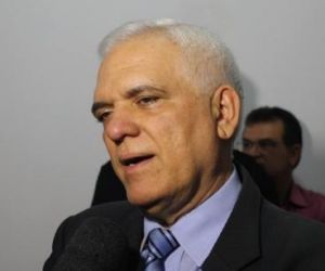 Presidente da Alepi diz que pedirá punição a PMs que apoiaram protesto