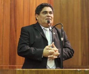 Cícero Magalhães anuncia mais ambulâncias para o Estado