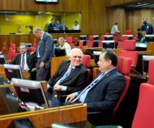 Deputados repercutem Dia do Trabalho e outros temas durante sessão