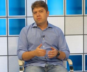 Rede entra na disputa para filiar o deputado federal Rodrigo Martins