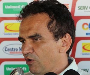 Elizeu nega contato a atletas do Altos para Série C: "Precisamos respeitar"