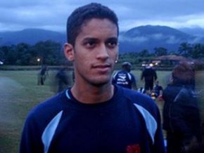 Jogador piauiense realiza sonho ao jogar no Vasco com ídolo