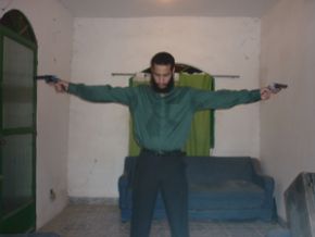 Atirador de Realengo mantinha no computador fotos com armas
