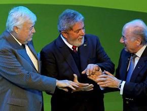 Lula promete Copa histórica em 2014