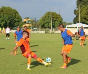 Com direito a marimbondos, River-PI retoma treinos com vaga em aberto