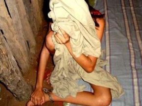 Mãe acorrenta filha de 13 anos viciada em crack em Parnaíba