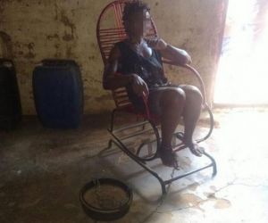 Pai é preso por manter filha acorrentada em peça de caminhão