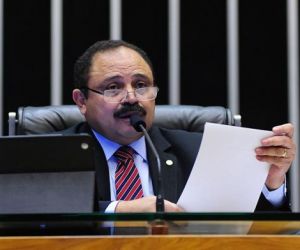 Maranhão recua e revoga decisão de anular sessão do impeachment