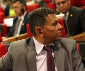 Líder do Governo informa retirada da pauta de projeto que cria a fundação