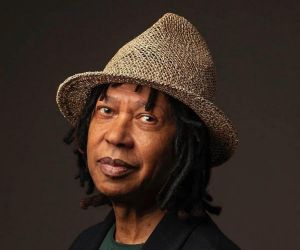 Djavan lança álbum ao vivo com registro de show feito há 25 anos na Suíça