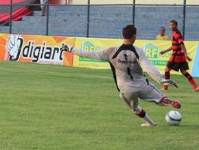 Robson culpa falta de atenção por gols sofridos e fala em returno difícil