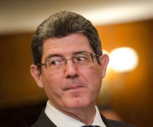 Equipe de Bolsonaro convida Joaquim Levy para assumir BNDES