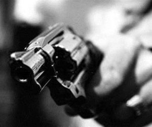 Garota é atingida por bala perdida na porta de casa ao esperar pela mãe