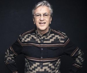 Caetano Veloso grava o primeiro álbum de músicas inéditas em nove anos