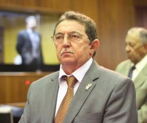 Assembleia aprova propostas que beneficiam engenheiros e jornalistas