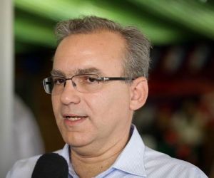 Firmino Filho nega conversa com PMDB sobre aliança