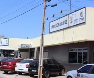 Mãe é presa por abandonar os filhos para beber em bar em Teresina