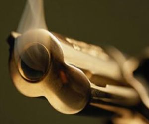 Criança de 3 anos brinca com arma e morre com disparo acidental