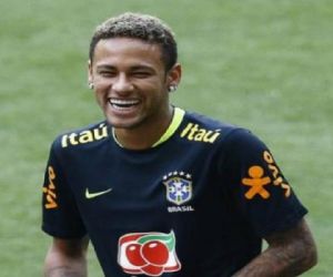 Neymar e Coutinho comemoram indicação à disputa da Bola de Ouro