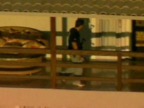 Polícia faz buscas no sítio do goleiro Bruno em Minas