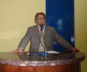 Vereador Carlos Antônio é eleito novo presidente da Câmara de Floriano
