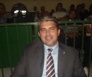 Rotary Clube de Floriano repudia ofensas a Maurício Bezerra