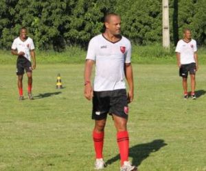 Fora da decisão, Tuta e jogadores do Flamengo-PI têm corte salarial de 30%