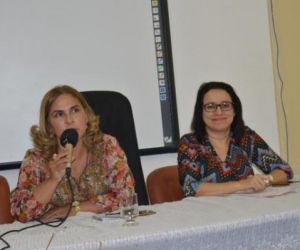 Promotora discute violência contra a mulher na mídia em debate na Uespi