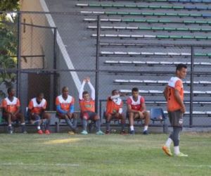 Em treino fechado no Lindolfo, elenco do River-PI tem conversa com Elizeu